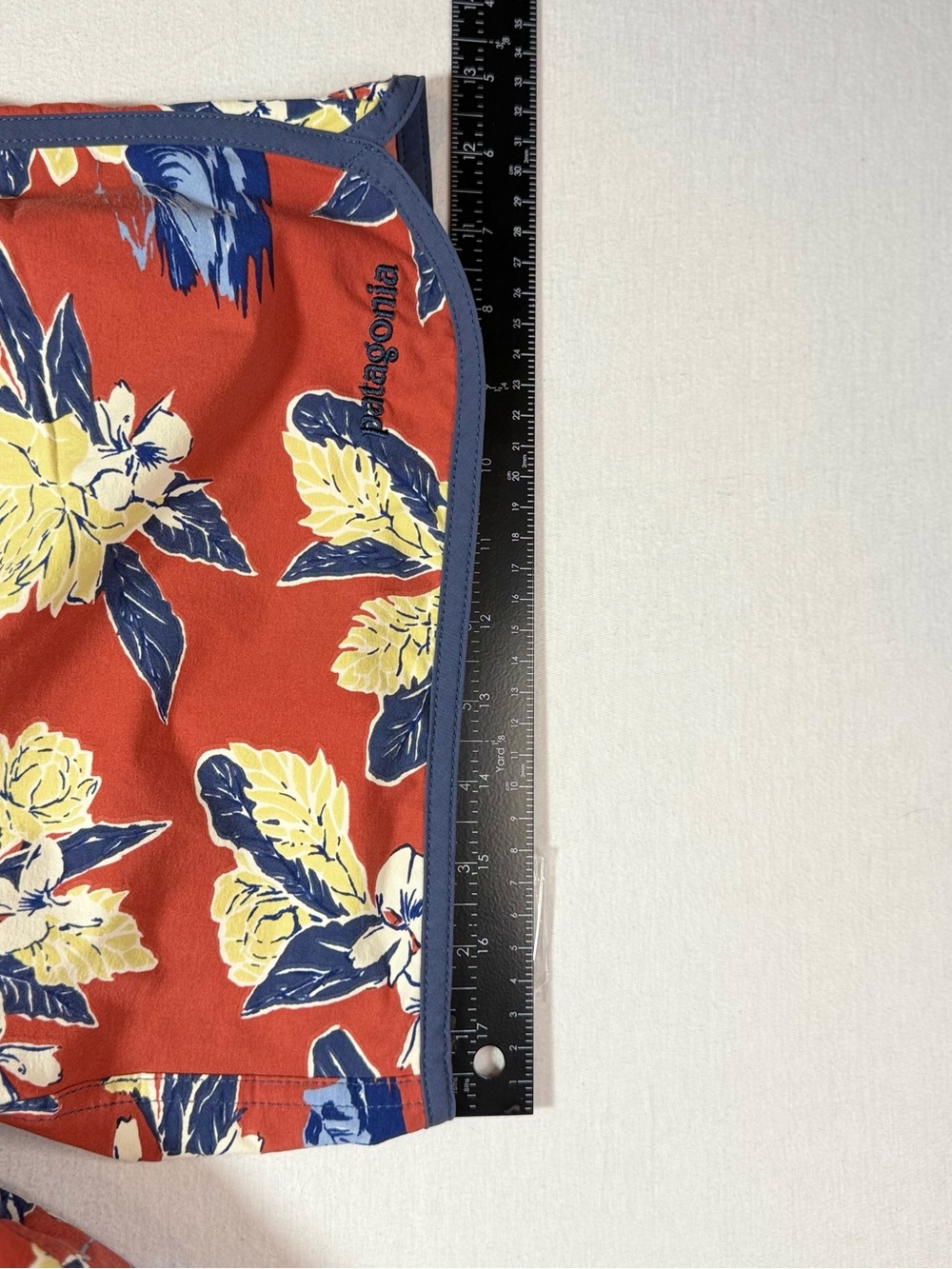 Patagonia Men’s Red Floral Boardshorts with Navy Trim - Picture 4 of 10